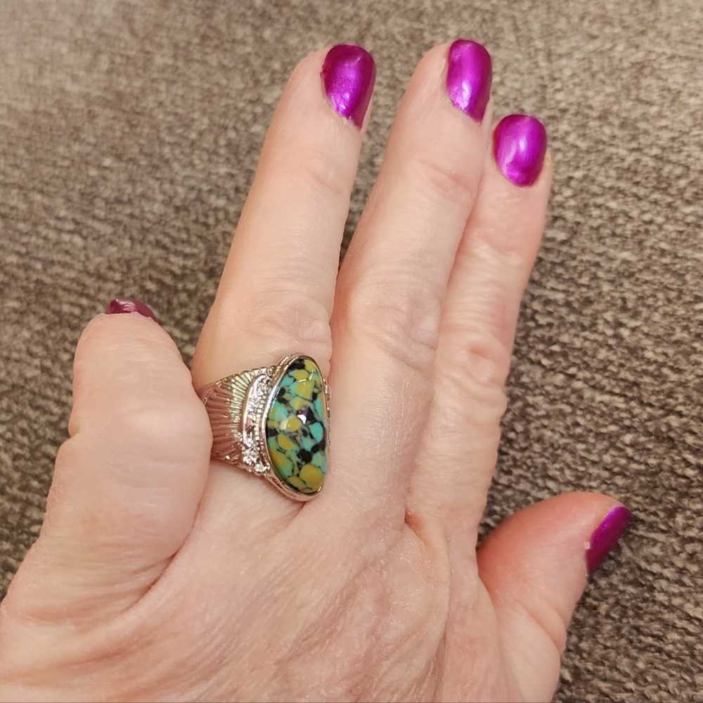 New beautiful silver blue and green ring size 7 has stamp inside